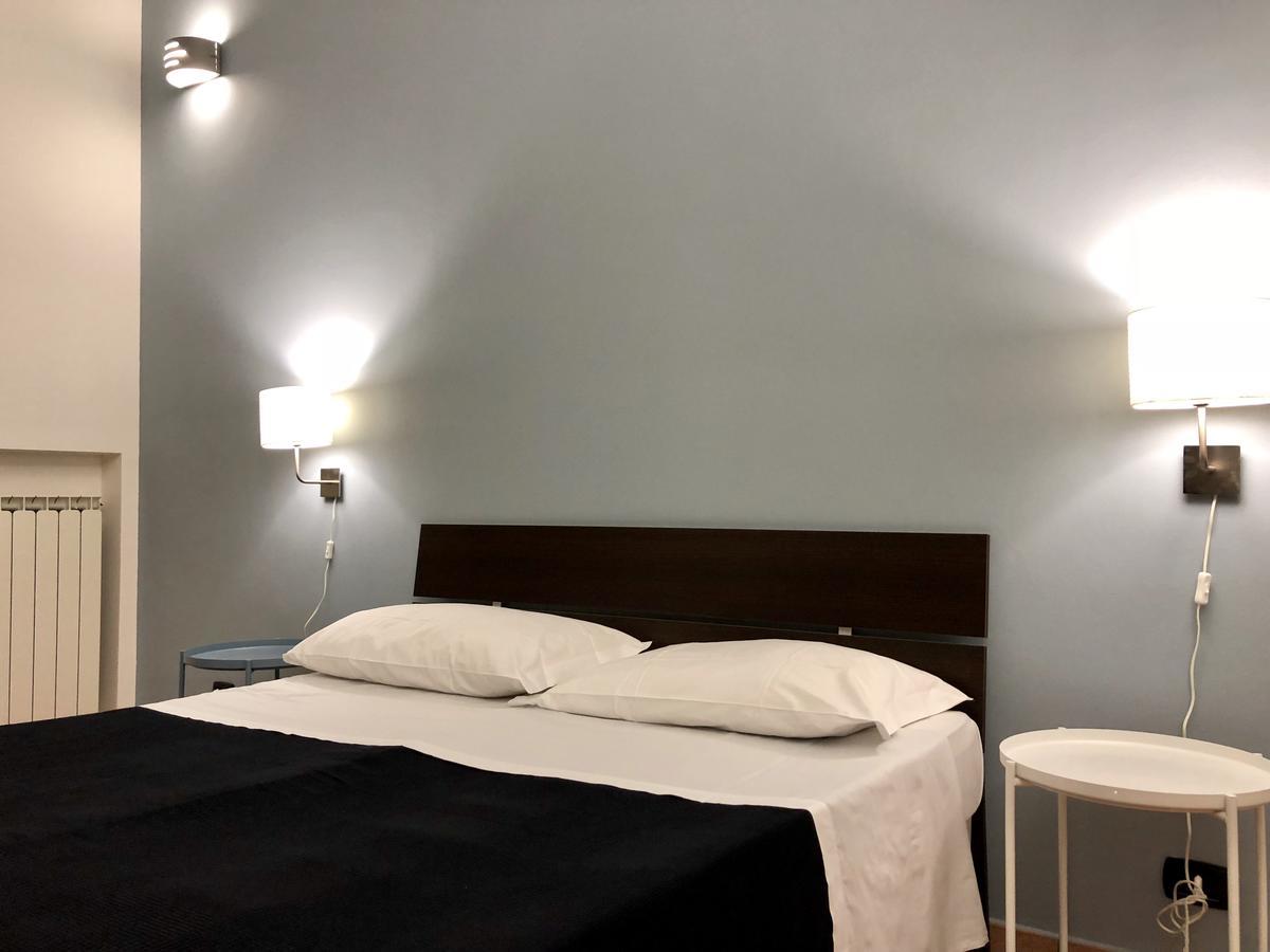A Due Passi Dal Ponte Hotel Taranto Luaran gambar