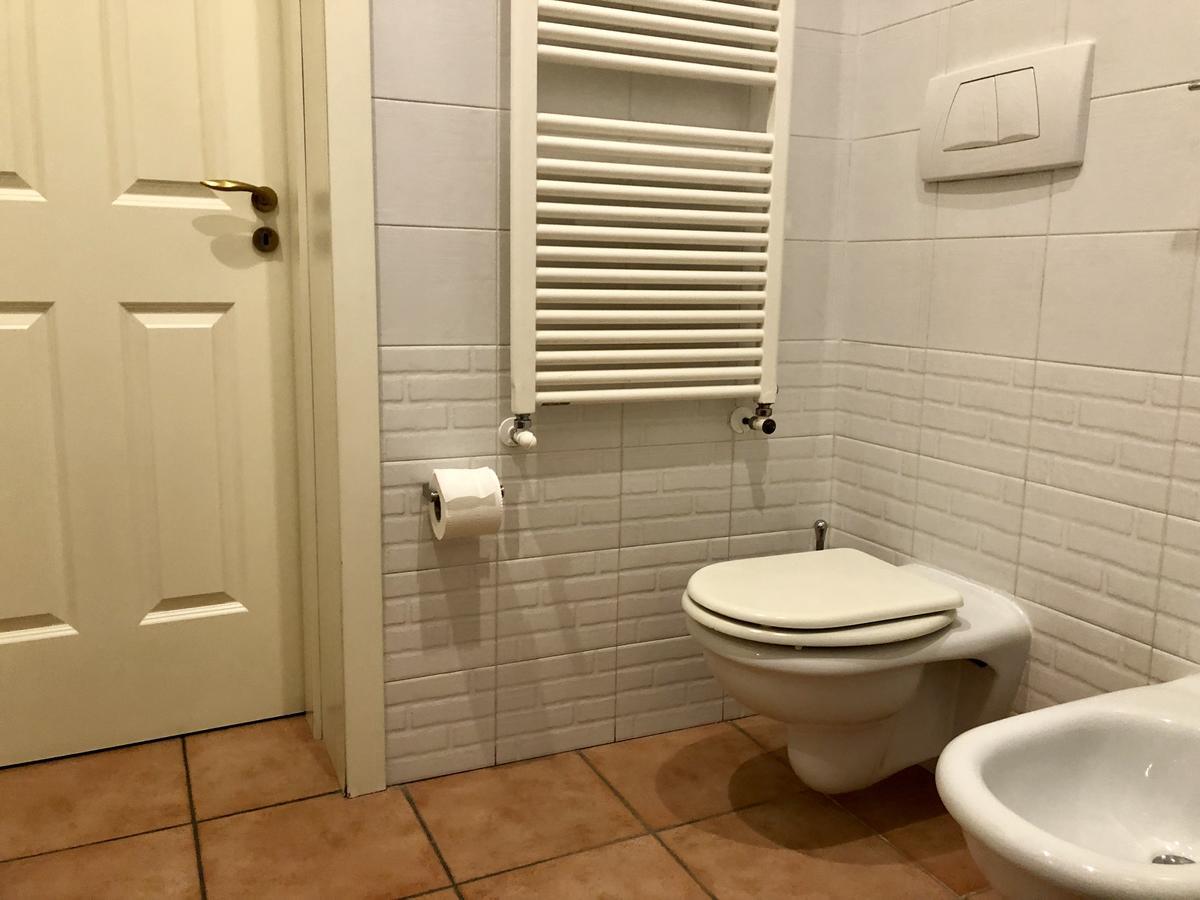 A Due Passi Dal Ponte Hotel Taranto Luaran gambar